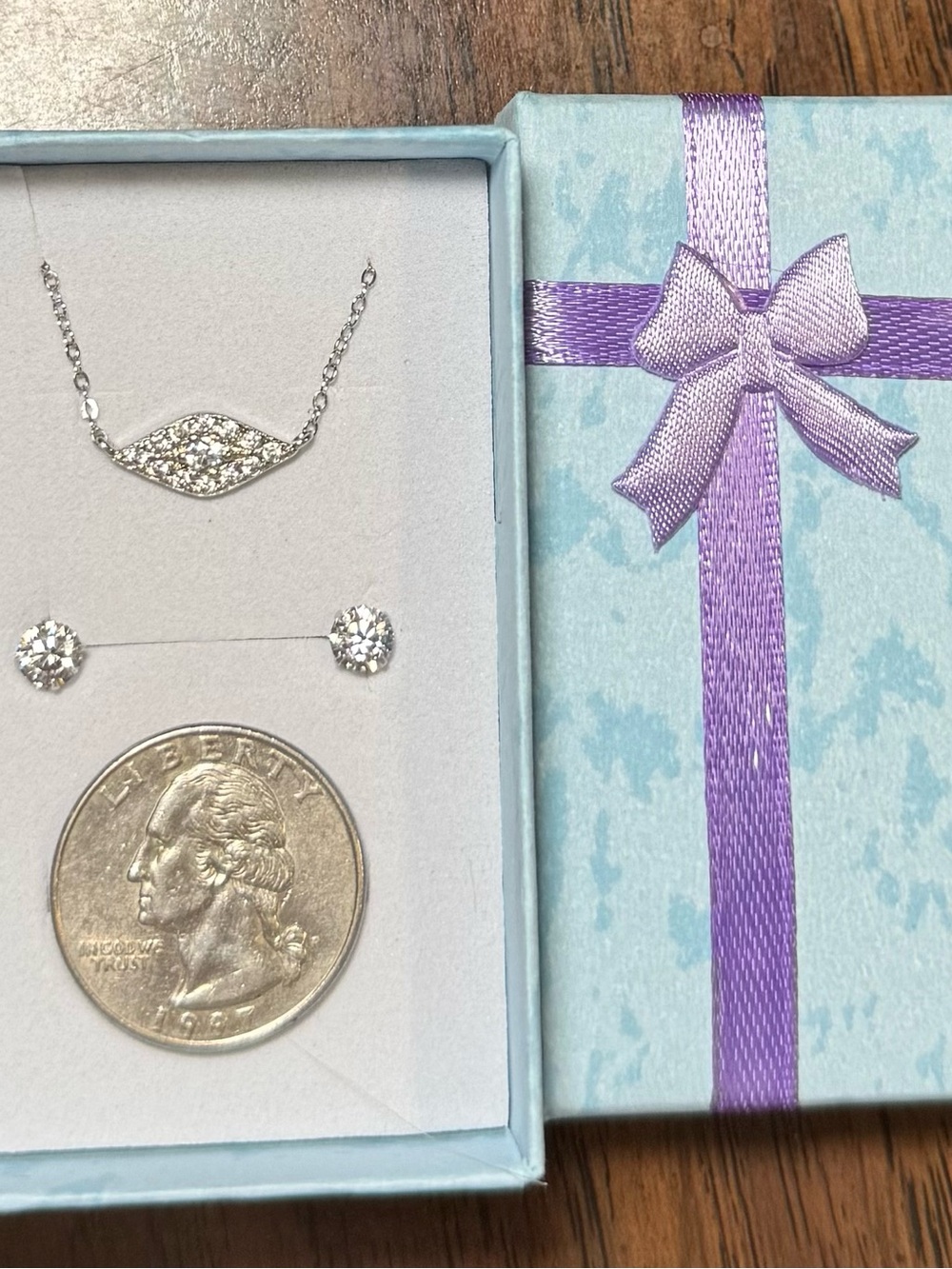 JEWELRY SET - Picture 2 of 3